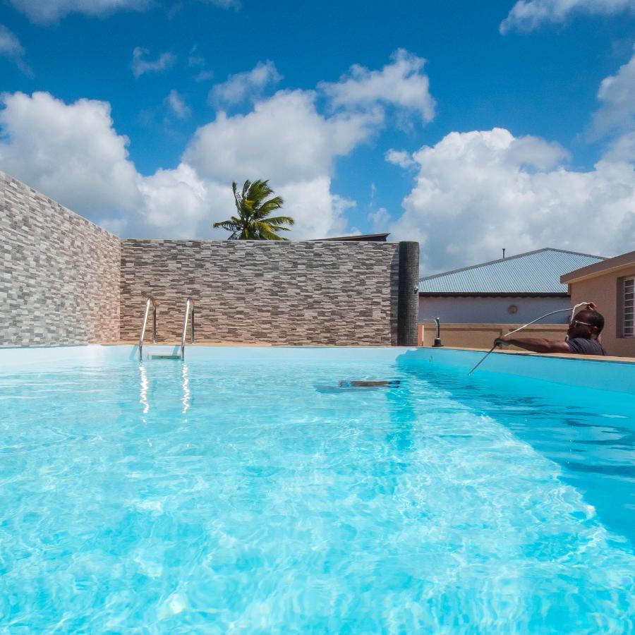 Evasion En Plein Coeur De La Ville Studio Jacuzzis Sauna Et Piscine Au Centre De 路易港 外观 照片